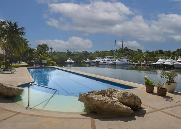 Portobello Gran Marina * Puerto Aventuras